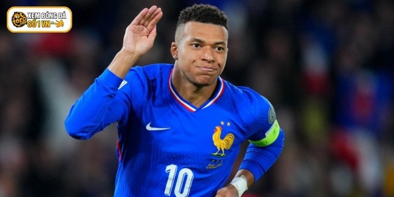 Khởi đầu sự nghiệp chính là cột mốc quan trọng trong hành trình của Mbappe 